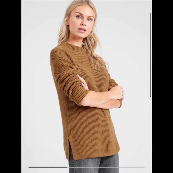 Banana Republic Sweaters - Banana Republic Petite Textured Mock-Neck Sweater